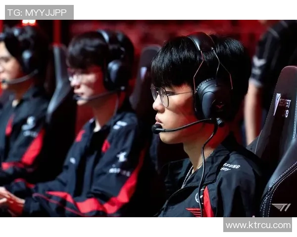 新旧王朝交替之际T1能否续写传奇新王何时崛起于英雄联盟赛场